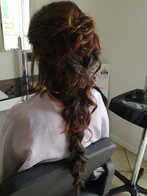  Che ne pensate di questa acconciatura? - 1