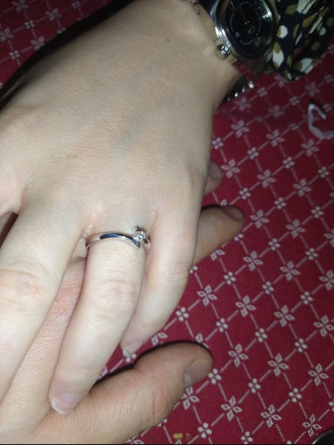 E ora mostraci una foto del tuo anello di fidanzamento! 3
