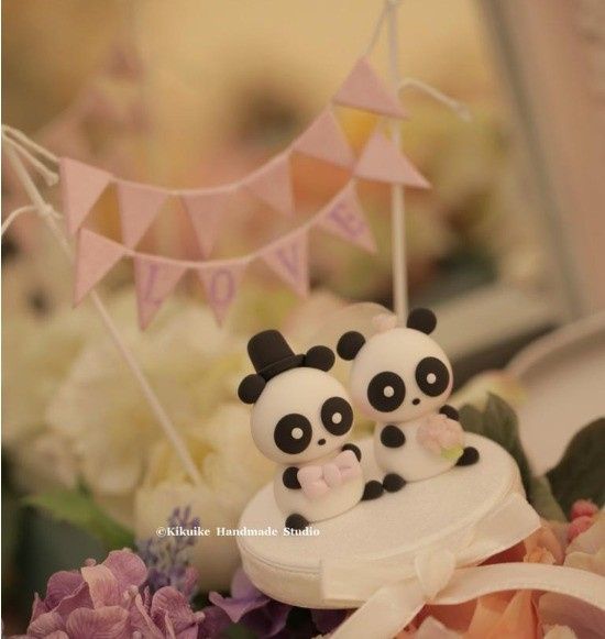 Cake topper