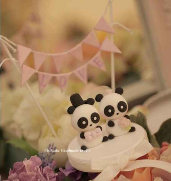 Cake topper