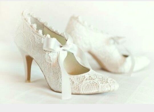 Quali scarpe con abito in pizzo? - 1