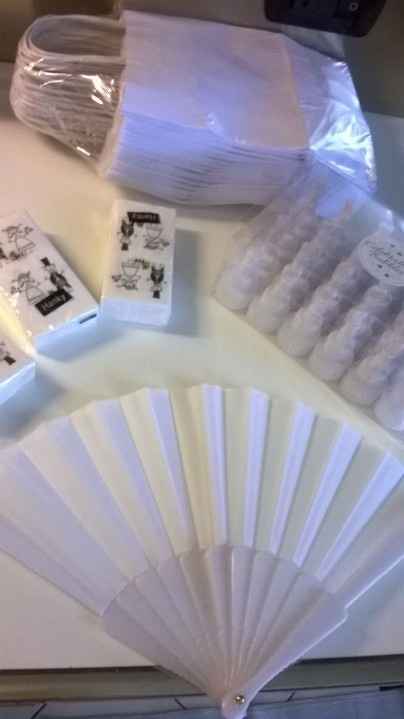 alcuni oggetti per le wedding bag