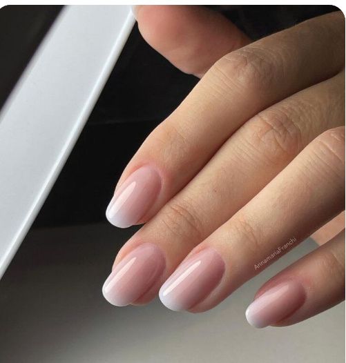 Unghie: nail art o french manicure? 3