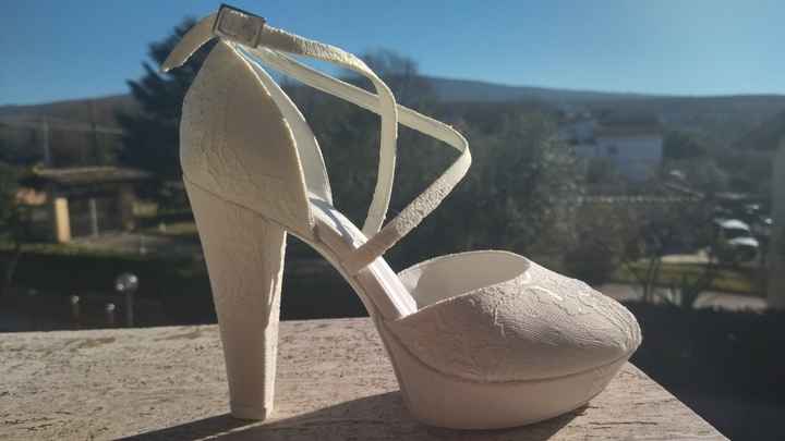 Scarpe bianche, nude o argento? - 1