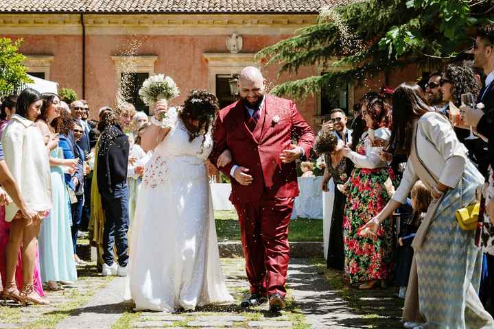 Ripararsi dal Lancio del Riso! 🙈 - 1