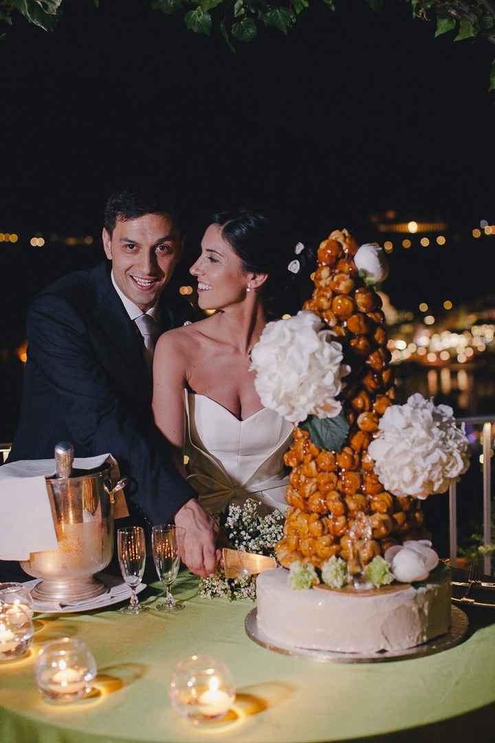 Il taglio della torta e l'assaggio dei bigne'!1