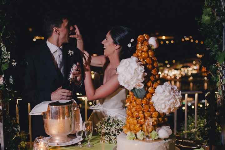 Il taglio della torta e l'assaggio dei bigne'!2