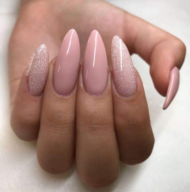 Prima prova unghie 💅🏻 - 2