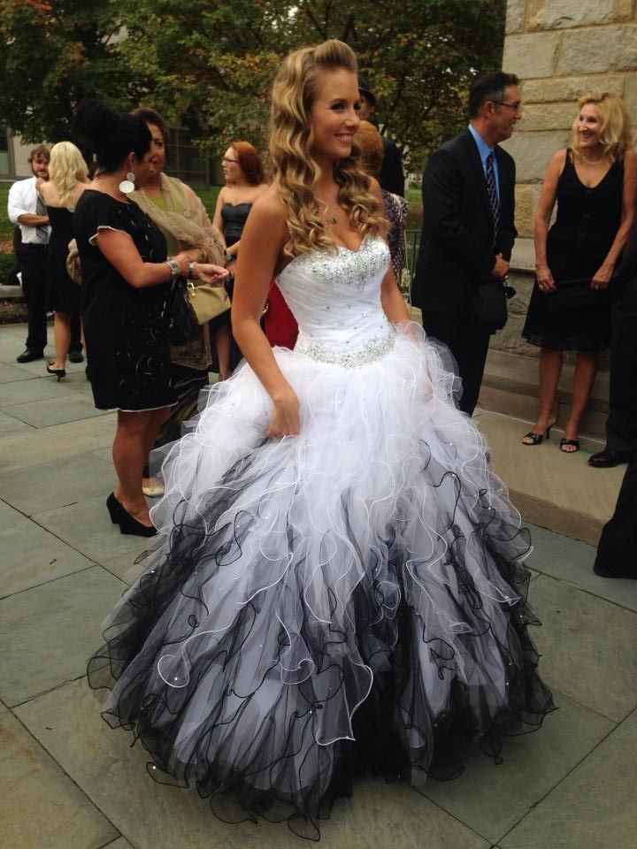 Abiti da sposa colorati tendenza 2019 - 12