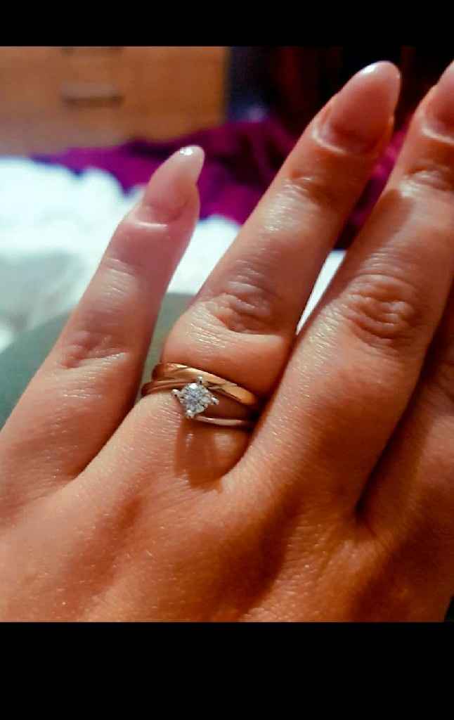 E ora mostraci una foto del tuo anello di fidanzamento! - 1