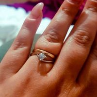 E ora mostraci una foto del tuo anello di fidanzamento! - 1