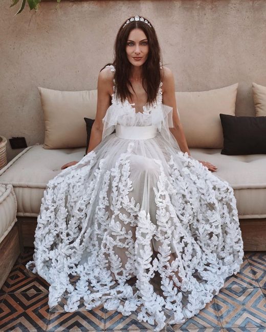 Paola Turani ha scelto un abito di Atelier Emé per le sue nozze