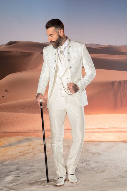 Di che colore deve essere l'abito dello sposo? 5