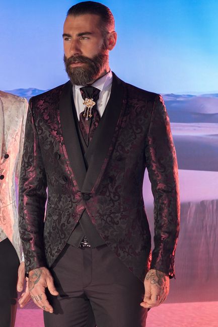 Di che colore deve essere l'abito dello sposo? 6