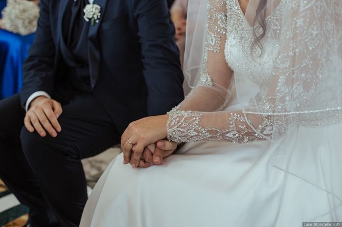 Il tuo abito nuziale ha le maniche lunghe? 1