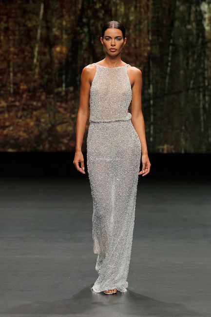 Flora 2021: la sfilata alla Valmont Barcelona Bridal Fashion Week 1