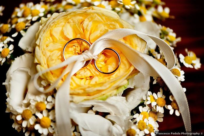 Giallo e grigio: come decorare le tue nozze con i due colori di tendenza del 2021 - 12