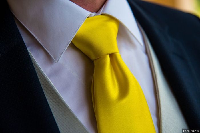 Giallo e grigio: come decorare le tue nozze con i due colori di tendenza del 2021 27