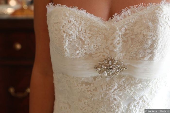 Abito da sposa con dettaglio gioiello: sì o no? 1