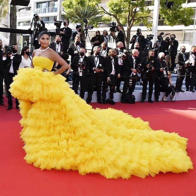 Los 20 vestidos más espectaculares del Festival de Cannes 2021 15