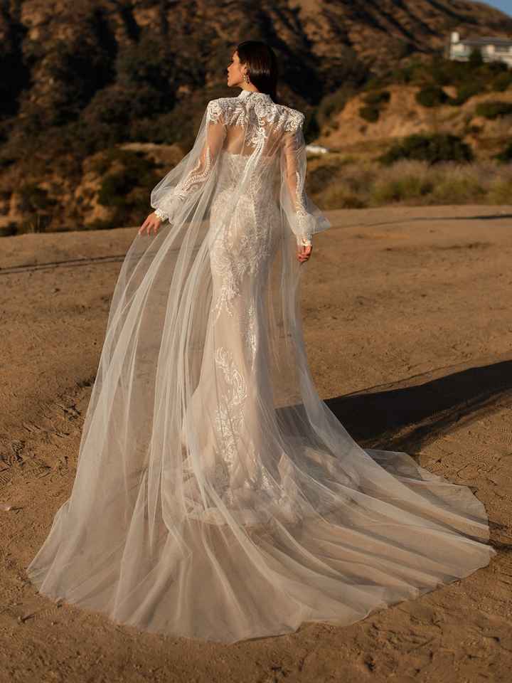 4 abiti e una categoria: la mantella - 2