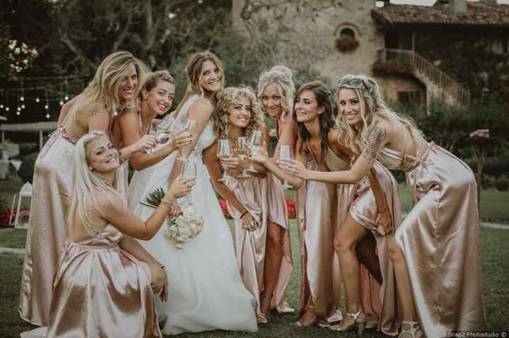 Scegli il colore dei vestiti delle damigelle d'amore che preferisci 🏳️‍🌈 - 3