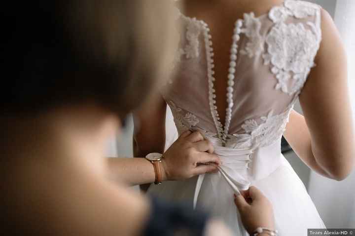 Scegli l'acconciatura per questa scollatura - 1