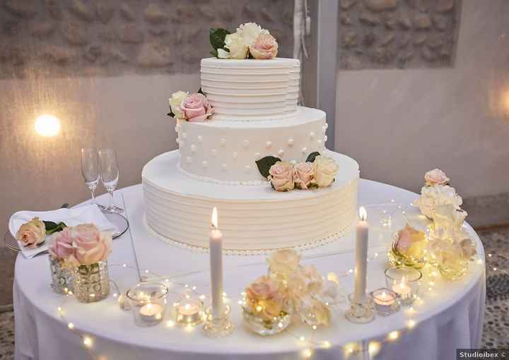 Torta nuziale: bianca, colorata o... - 1
