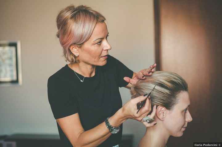 Scegli l'accessorio per i capelli corti - 1