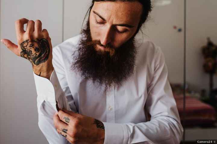 Scegli l'accessorio per lo sposo hipster - 1