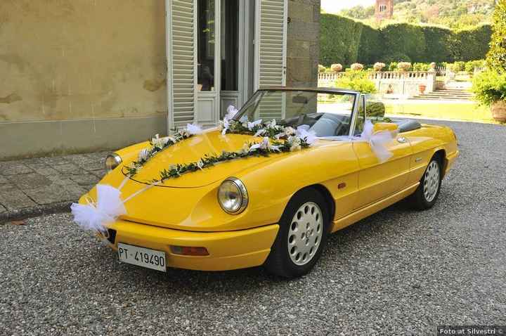 Giallo e grigio: come decorare le tue nozze con i due colori di tendenza del 2021 - 1