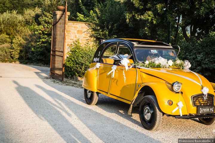 Giallo e grigio: come decorare le tue nozze con i due colori di tendenza del 2021 - 4