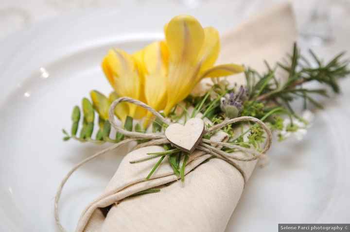 Giallo e grigio: come decorare le tue nozze con i due colori di tendenza del 2021 - 10