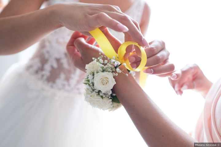 Giallo e grigio: come decorare le tue nozze con i due colori di tendenza del 2021 - 24