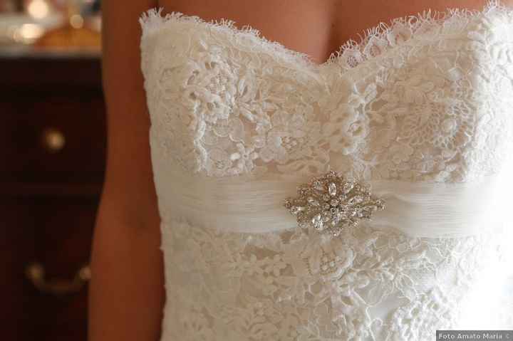 Abito da sposa con dettaglio gioiello: sì o no? - 1