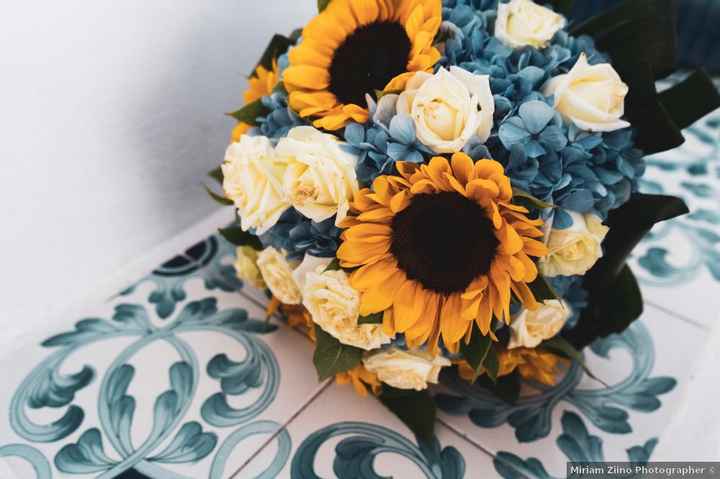 Bouquet di girasoli, rose e ortensie: votate! - 1