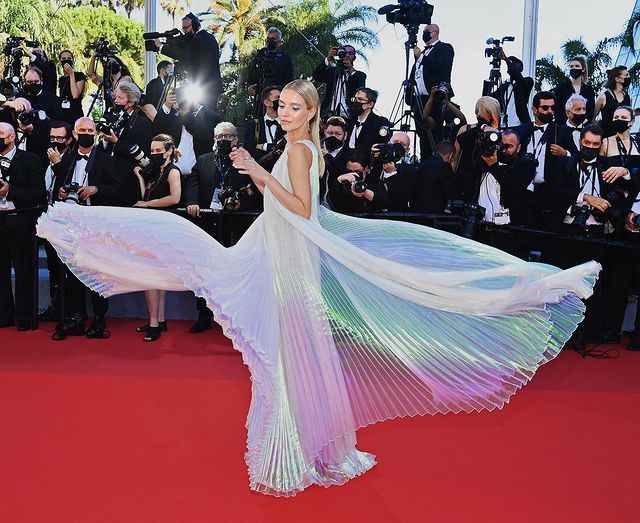 Festival di Cannes 2021: i look e gli abiti delle celebrità - 1
