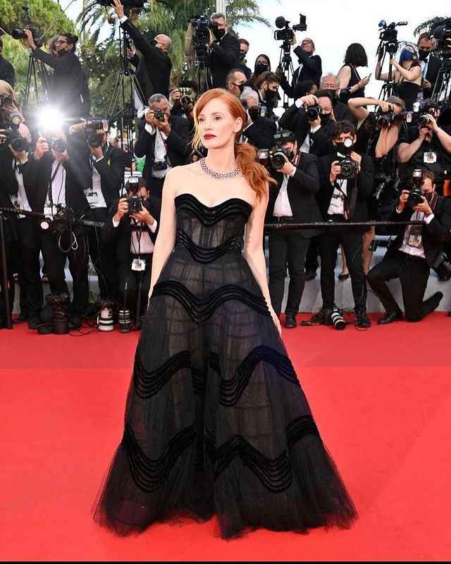 Festival di Cannes 2021: i look e gli abiti delle celebrità - 9