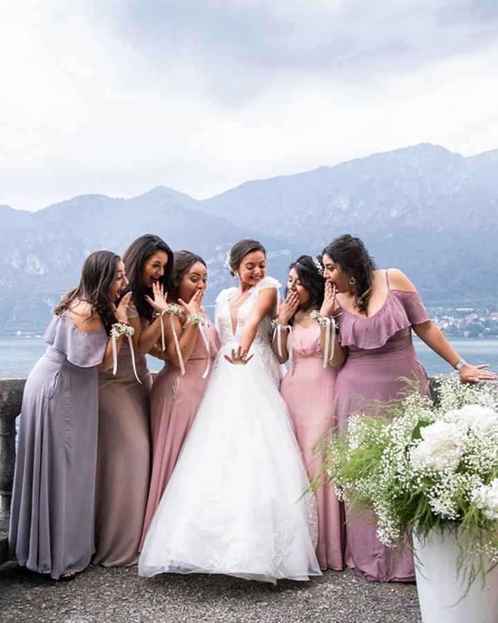 La foto con le damigelle: 😍, 🤔 o 😒? - 1