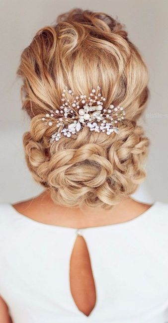 Acconciatura elegante matrimonio