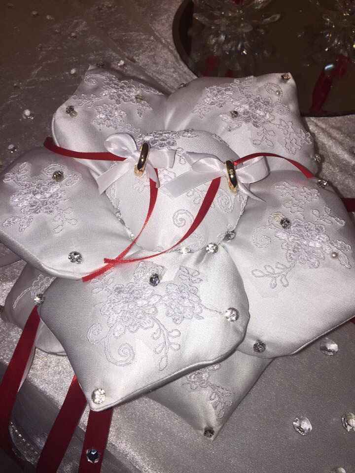 Il nostro cuscino portafedi - 1