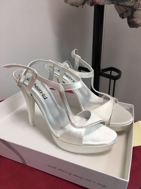Le scarpe e gli accessori - 1