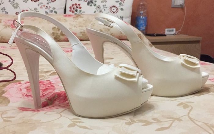 Eccole: le scarpe - 2