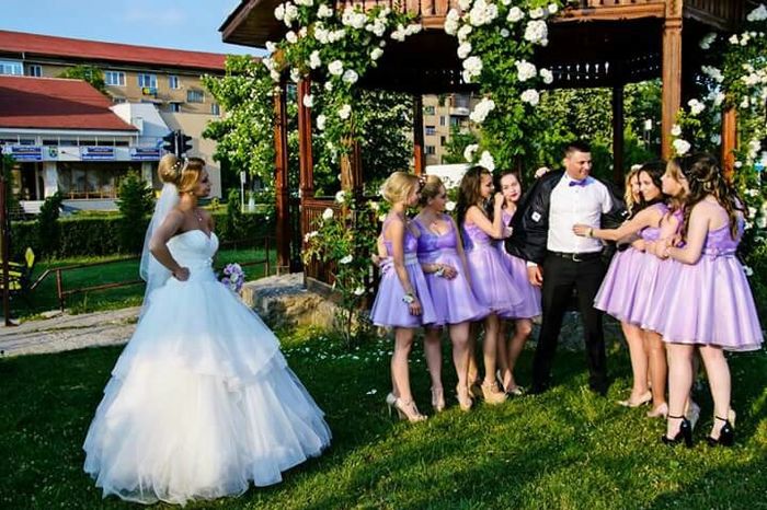 Una sola damigella adulta - 1