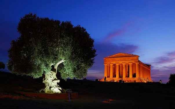 Valle dei templi al tramonto