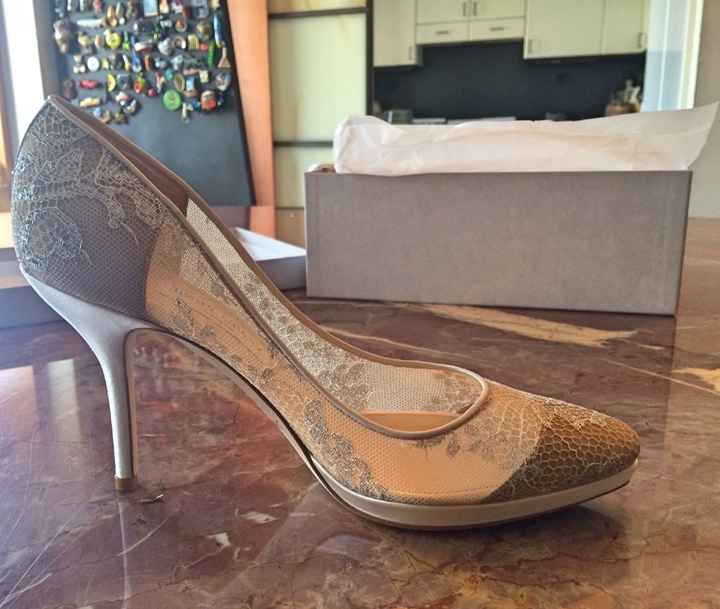 Scarpe sposa....bianche o colorate? mi fate vedere le vostre? - 1