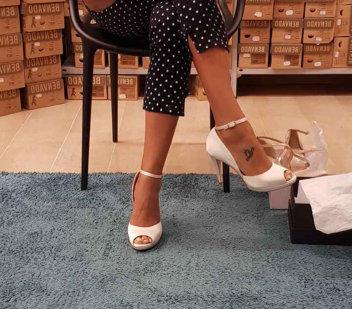 Scarpe bianche oppure nude? - 1