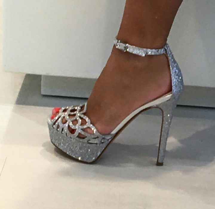 Help scarpe altissime - 1