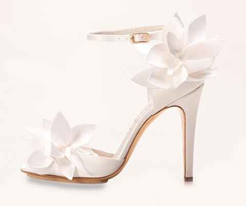 scarpe con fiori