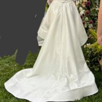 Vendo abito da sposa sartoriale Roma 3 pezzi gonna ( corta davanti e lunga dietro ) corpetto oro ( o